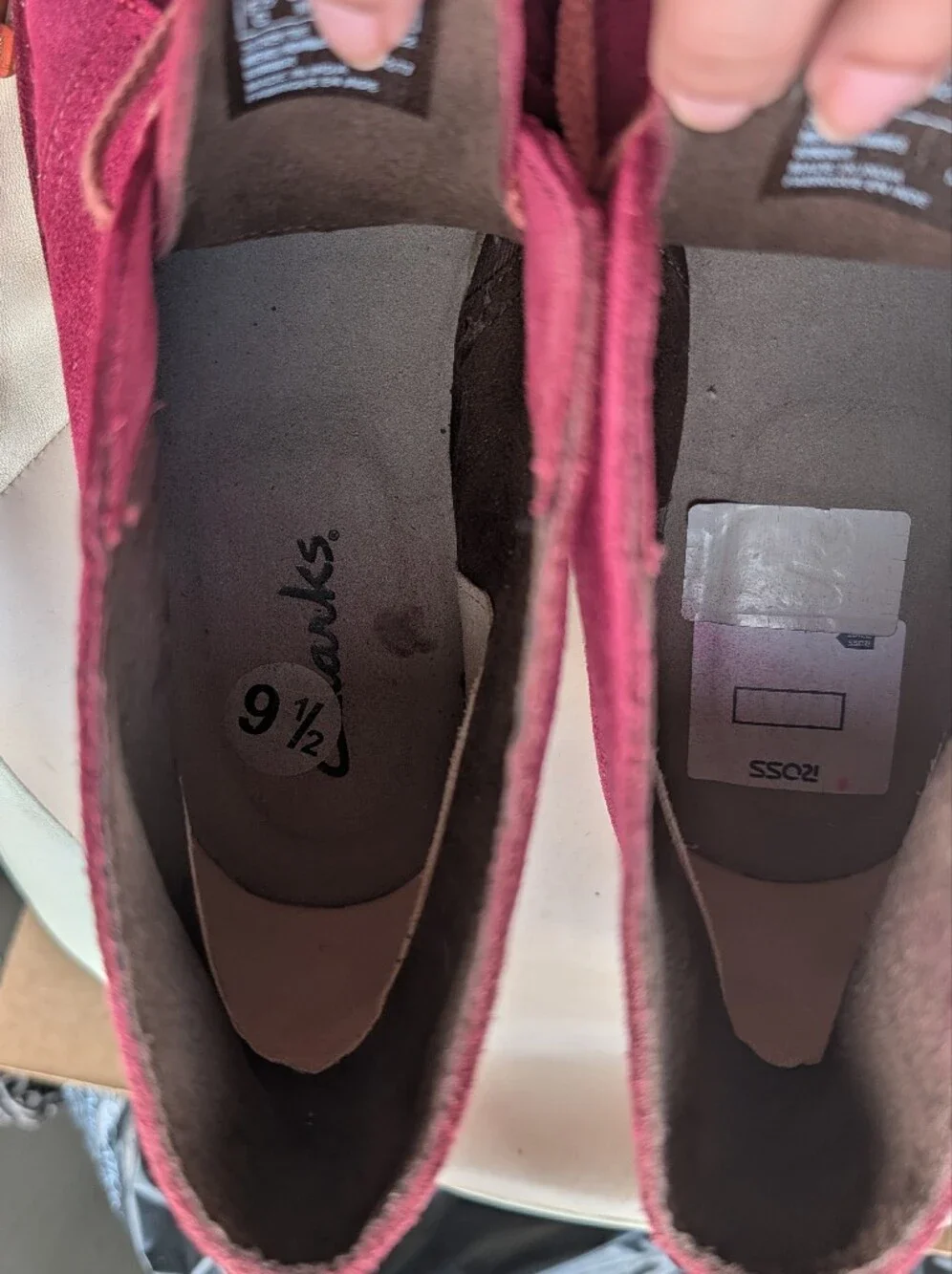 Clarks Desert Chukka Boots Mens Size 9.5 Magenta Suede Lace Up Size 9.5